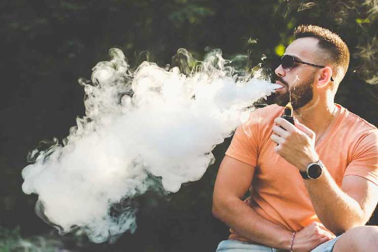 vape-outdoors-guy